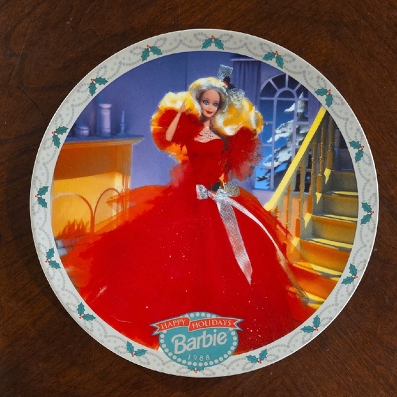 (J17) Barbie Holiday Celebration Plate with Red Gown - Picture 1 of 9
